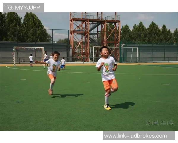 神风足球的崛起与发展:从传统到现代的精彩历程与未来展望 神风足球的崛起与发展:从传统到现代的精彩历程与未来展望