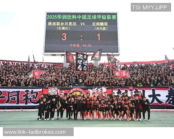 足球衣数字的意义与文化探讨如何影响球员表现与球迷情感 足球衣数字的意义与文化探讨如何影响球员表现与球迷情感